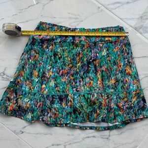 Doña Jo Skort w/built in shorts  SZ L